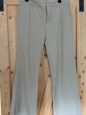 GAP Wide Leg Pants in Light Khaki